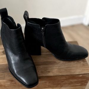 Vionic Ankle Bootie | Genuine Leather  | Black Size 8 | Ortho